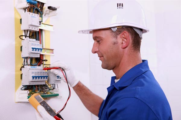 The Importance of Hiring the Right Electricians