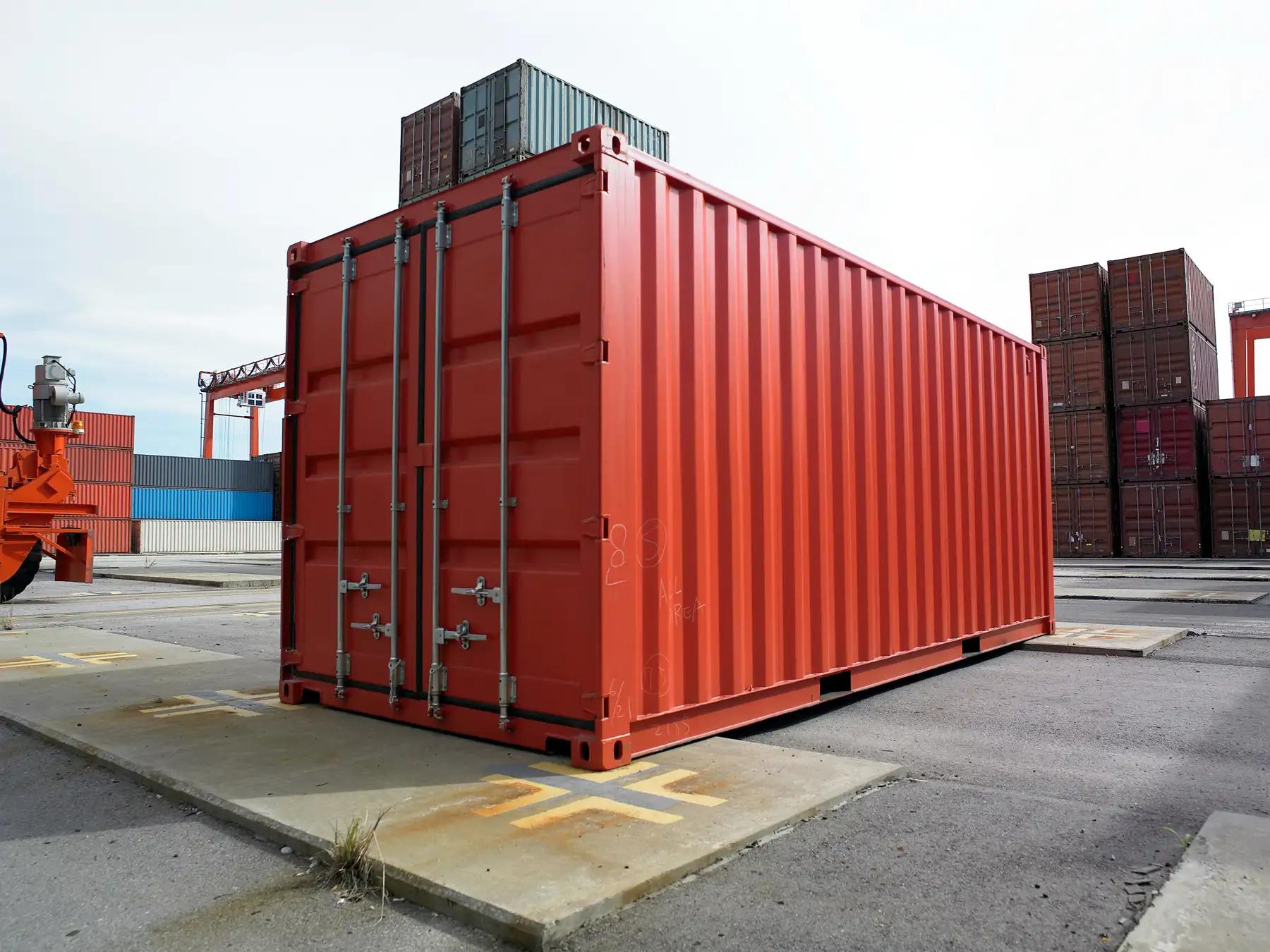 storage containers 